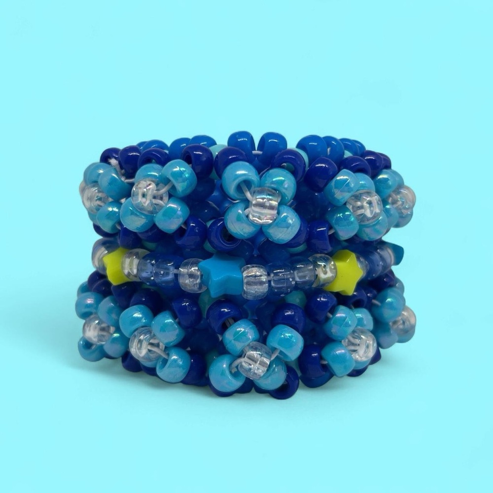 Blue rotating kandi cuff